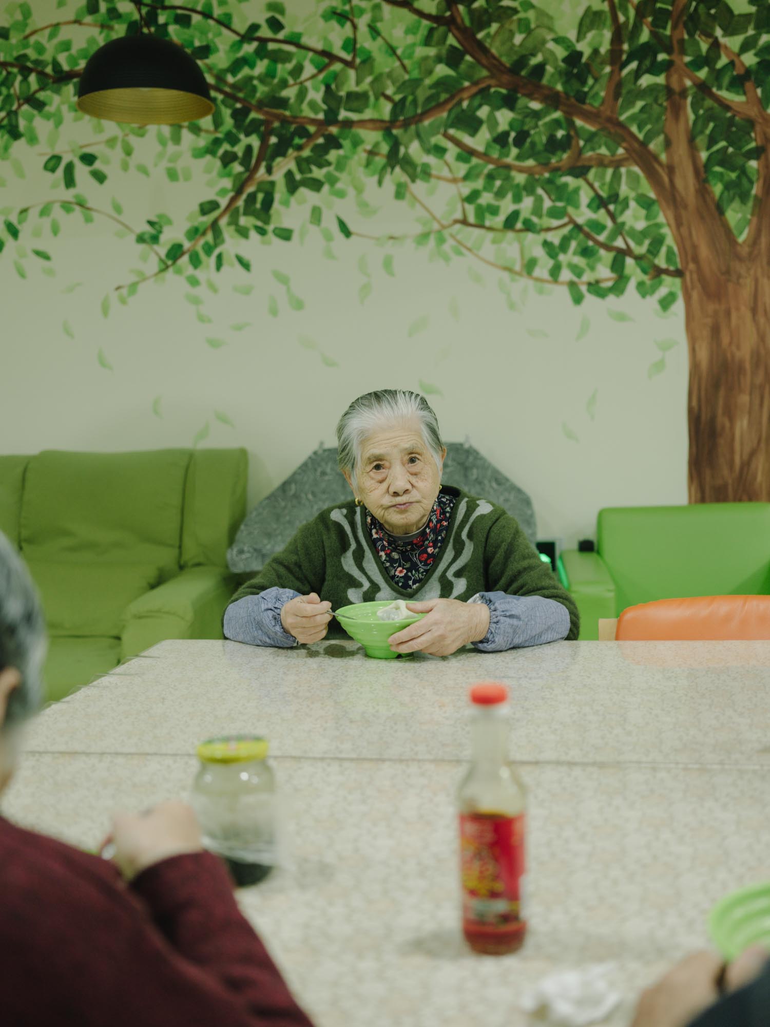 2020年，上海徐汇区社区活动中心的老人。澎湃新闻记者 周平浪 图